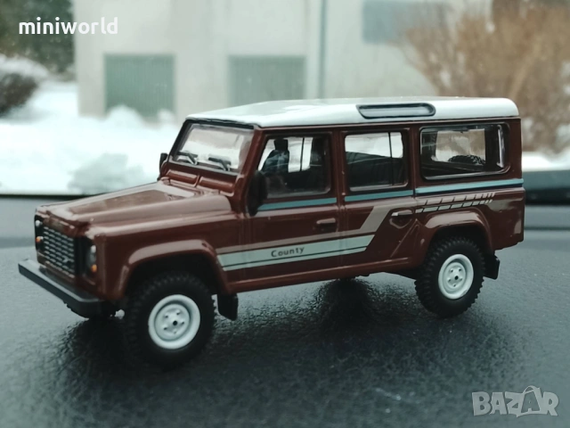 Land Rover Defender 110 - мащаб 1:64 на MiniGT моделът е нов в кутия