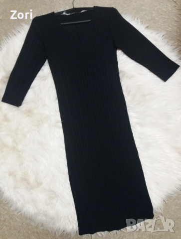 Черна рокля по тялото със 7/8 дължина на ръкава , снимка 1 - Рокли - 44910099