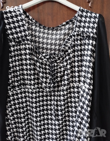 Дамска блуза , снимка 2 - Блузи с дълъг ръкав и пуловери - 44889664