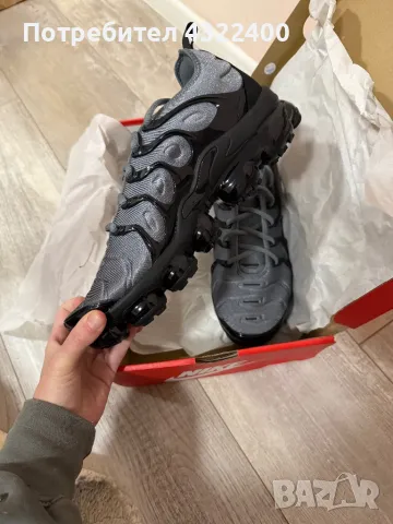 Оригинални обувки Nike Air Vapormax Plus, снимка 6 - Спортни обувки - 48261759