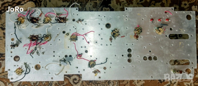 Алуминиево шаси от Р-250 заедно с осем лампи. , снимка 3 - Ресийвъри, усилватели, смесителни пултове - 53041069