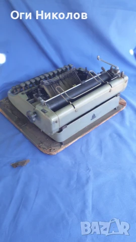 Старинна пишеща машина на кирилица, снимка 7 - Антикварни и старинни предмети - 51310397