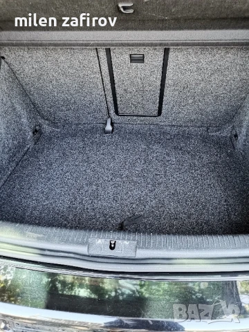 VW Golf 6 1.6TDI 90ks, снимка 12 - Автомобили и джипове - 51000929