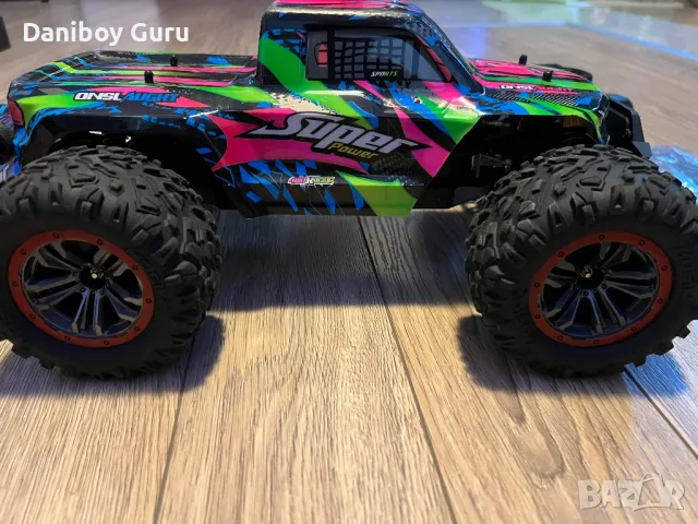 Hosim X 08 безчетков RC Cars 1:10 Високоскоростен 68+KM автомобил с дистанционно X-08 4WD Off Road, снимка 14 - Коли, камиони, мотори, писти - 50036980