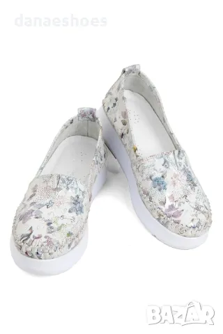Дамски обувки от естествена кожа в бяло с флорални щампи, снимка 1