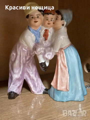 Стара порцеланова фигура