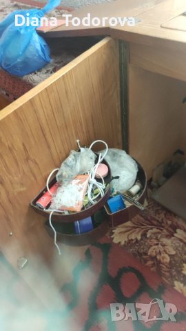 Продавам руска шевна машина шкаф, снимка 12 - Други стоки за дома - 37841906