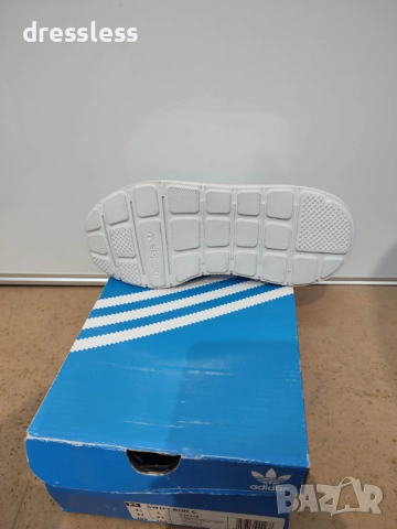 ADIDAS Swift Run C White, снимка 4 - Детски маратонки - 52624554