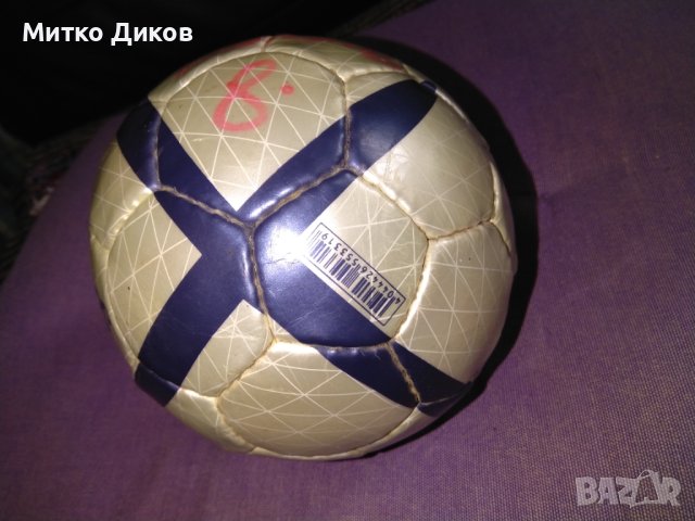 Малка топка нова не спада маркова на Адидас 2005г подписана от Христо Стоичков?, снимка 5 - Футбол - 40726001