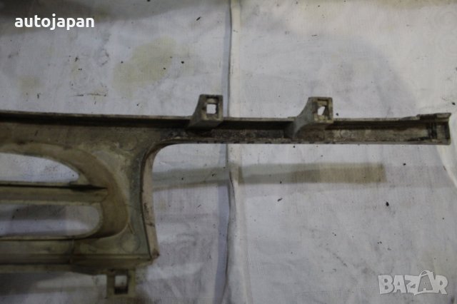 Предна решетка с емблема Нисан микра к11 1.0 95г Nissan micra k11 1.0 1995, снимка 5 - Части - 43313933