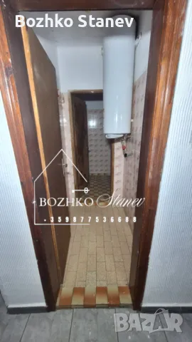 Продавам къща в гр. Долни Чифлик , снимка 10 - Къщи - 48241493