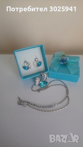 Колие и обеци с кристали 