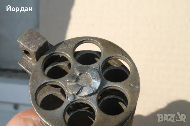 Стар револвер, снимка 17 - Антикварни и старинни предмети - 47511496