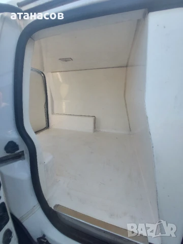 Vw caddy с фабричен хладилен фургон 2000кб, снимка 10 - Автомобили и джипове - 51234592