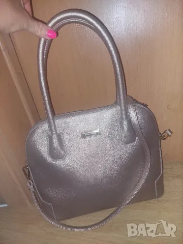 Дамска златиста чанта 