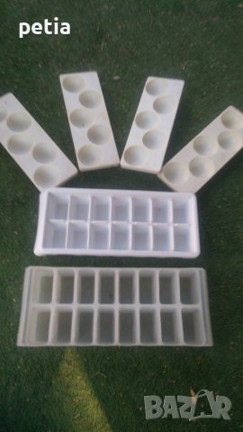 Поставки за яйца и форми за лед за хладилник, снимка 1 - Форми - 37930753