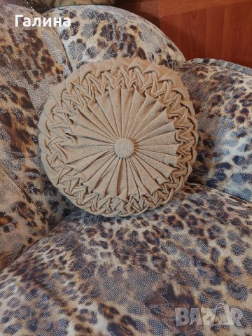 Декоративна възглавничка, снимка 3 - Възглавници - 43452639