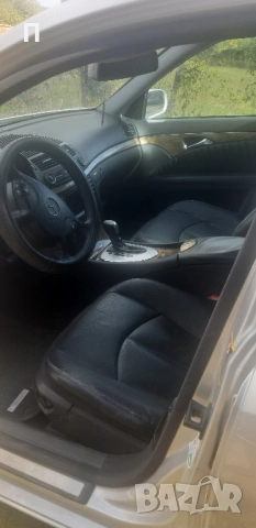 Мерцедес Е270, снимка 6 - Автомобили и джипове - 52029264