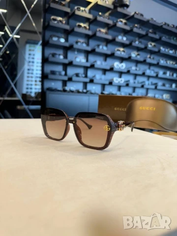 очила с черен обикновен калъф и ув защита gucci prada , снимка 9 - Слънчеви и диоптрични очила - 50998449