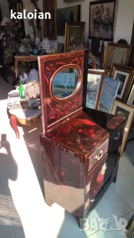 Уникална оригинална японска тоалетка с огледало. Доста е стара, но много запазена. Месингови дръжки , снимка 6 - Шкафове - 49778675