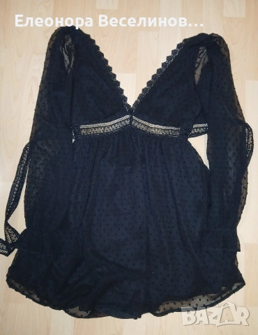 Дантелена рокля с гол гръб