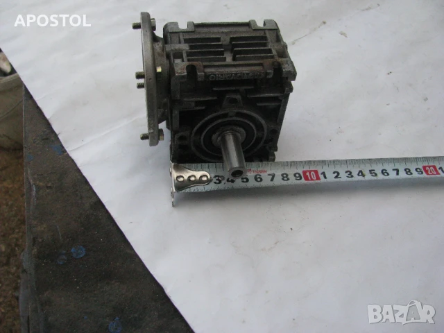 Червячен редуктор MOTOVARIO NRV030, снимка 1