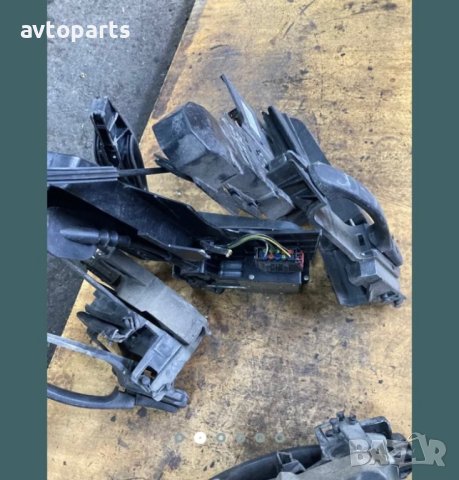 Ford fiesta 2004година брави врати, снимка 2 - Части - 40383337