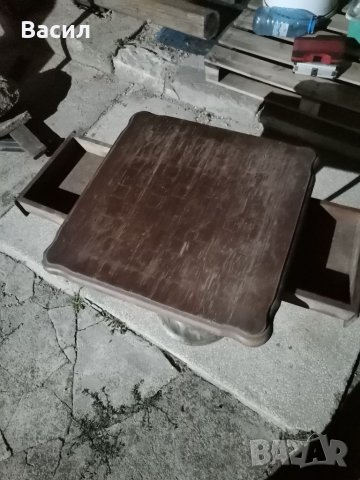 Продавам маса