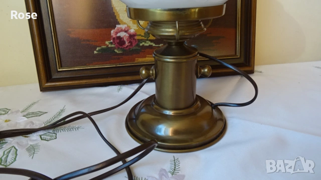 Винтидж настолна,  месингова лампа със стъклен аплик и шише в Рустик стил, снимка 6 - Настолни лампи - 53090323