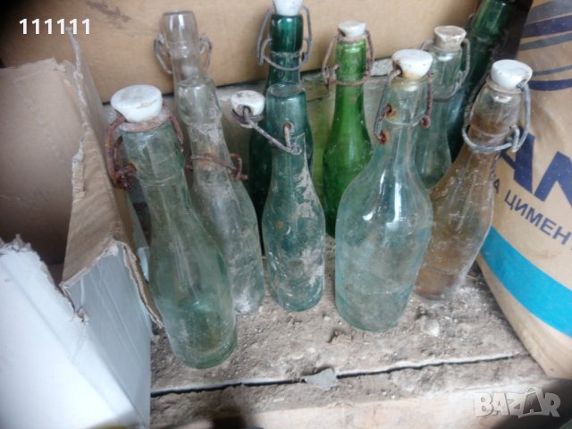 Стъклени шишета с порцеланови тапи стари за колекционери. Има шишета с надписи на стъклото. , снимка 8 - Колекции - 32251249