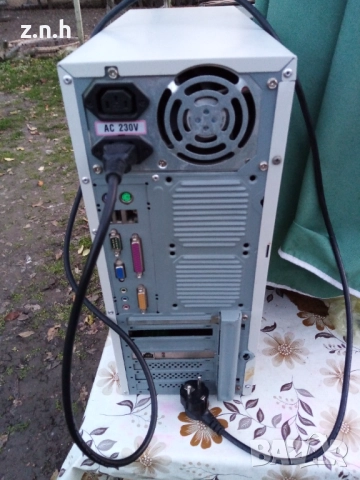 Ретро настолен компютър, снимка 8 - За дома - 52689701