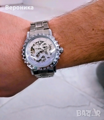 Часовник Mirtello, тип 'Skeleton'.