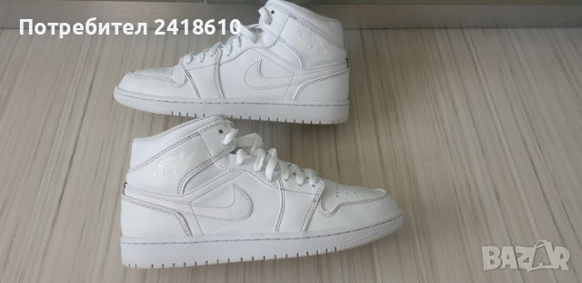 Nike Air Jordan1 Retro Tripple White Mens Size 43/27.5 UK 8.5 US 9.5 ОРИГИНАЛ!, снимка 12 - Кецове - 43021167