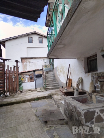 Продавам къща в гр. Смолян, кв. Долно Райково, снимка 10 - Къщи - 52179850