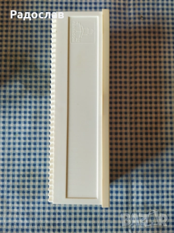 Pentacon кутия / касета за диапозитиви , снимка 2 - Чанти, стативи, аксесоари - 52030778