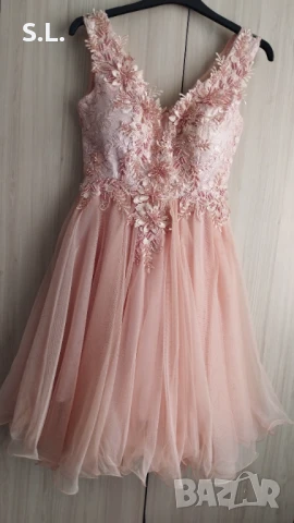 Официална розова рокля с тюл