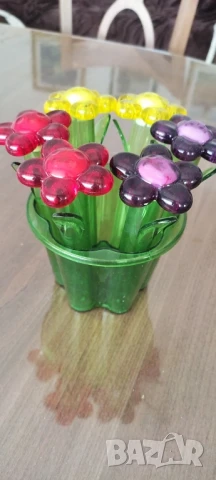 Комплектен прибор за трапезна маса* Без забележки 