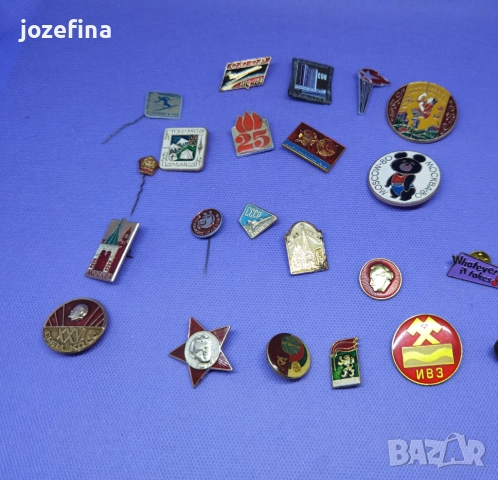 Значки 22 на брой от социалистическо време и други