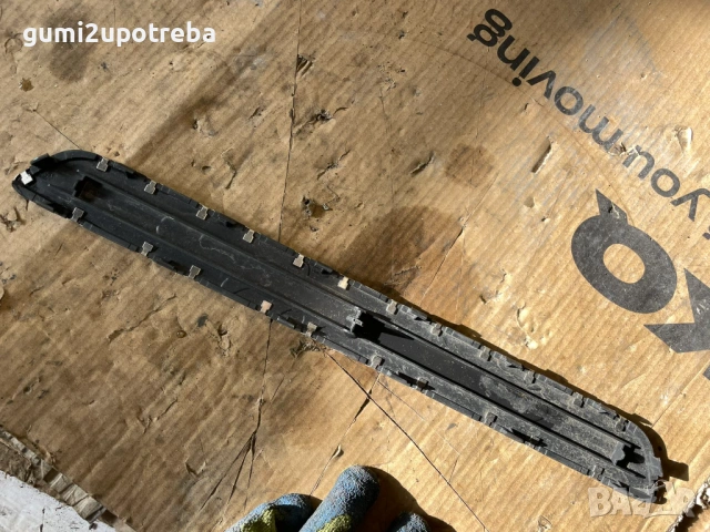 Лайсна Праг Лява Предна Страна 2389-0010 Porsche Cayenne 3.0D 92A/EG22/2012, снимка 2 - Аксесоари и консумативи - 53157332