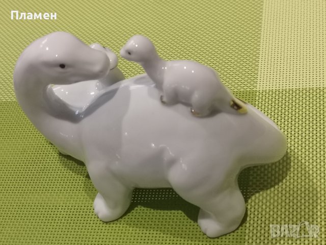 Порцеланова фигура Динозаври, снимка 2 - Статуетки - 40683150
