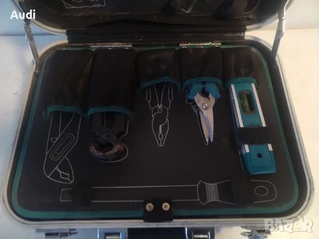 TECHNOCRAFT куфар за инструменти. Множество отделения! Бонус налични инструменти : Керпеден, ножица , снимка 10 - Куфари с инструменти - 48922430