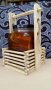 Пчелна пита, залята с пчелен мед в декоративен буркан с декоративна дървена стойка, снимка 1 - Пчелни продукти - 44036381