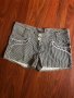 Дамски раирани къси панталонки, снимка 1