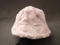 Розова дамска пухкава шапка със сърца, снимка 4