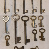 Бронзови Ключове 100 Бройки, снимка 1 - Антикварни и старинни предмети - 39664835