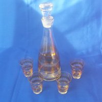 Калиево стъкло, бутилка с тапа и 4 чаши, снимка 7 - Антикварни и старинни предмети - 32667200