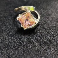 Дамски сребърен пръстен с голям розов циркон ,размер19мм, снимка 2 - Пръстени - 39507406
