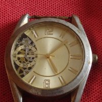 Унисекс модел часовник AVON интересен много красив 41771, снимка 1 - Дамски - 43786515