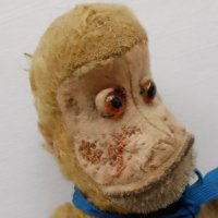 Стара играчка маймуна напълнена със слам , снимка 13 - Колекции - 43886650