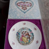 Колекционерска чиния Royal Doulton Valentines Day 1979, снимка 1 - Антикварни и старинни предмети - 35211286